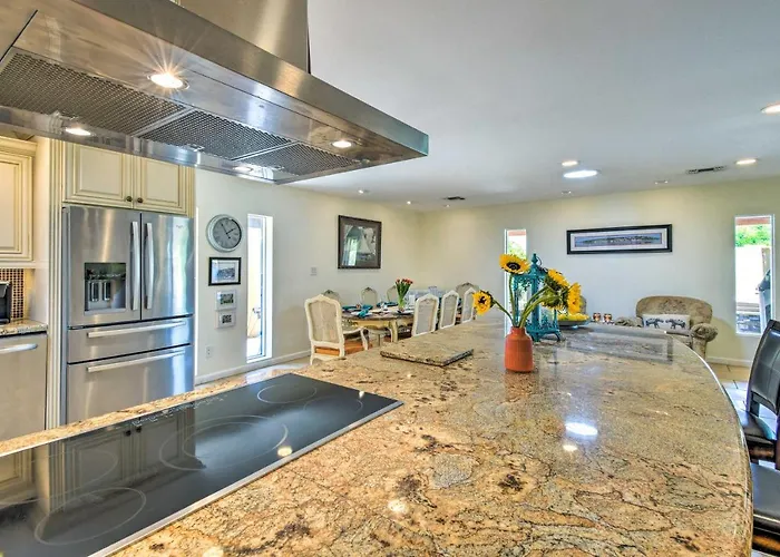 Ferienhaus Snowbirds! Group Getaway W/ Hot Tub In