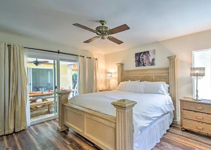 Ferienhaus Snowbirds! Group Getaway W/ Hot Tub In
